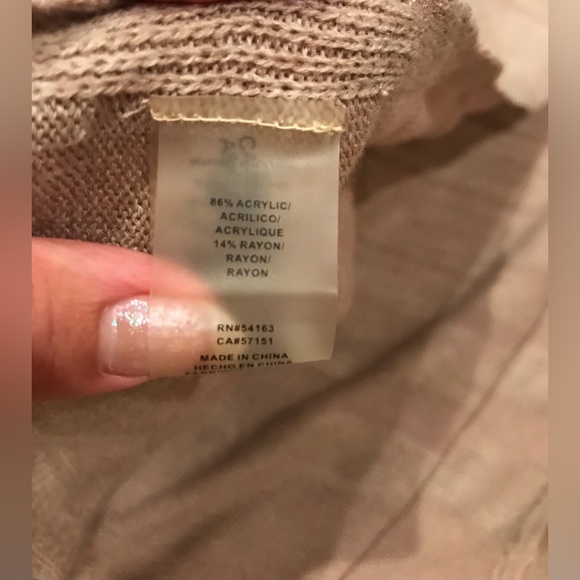 Calvin Klein One size Poncho/Shaws set - Gray and Tan - Picture 10 of 15